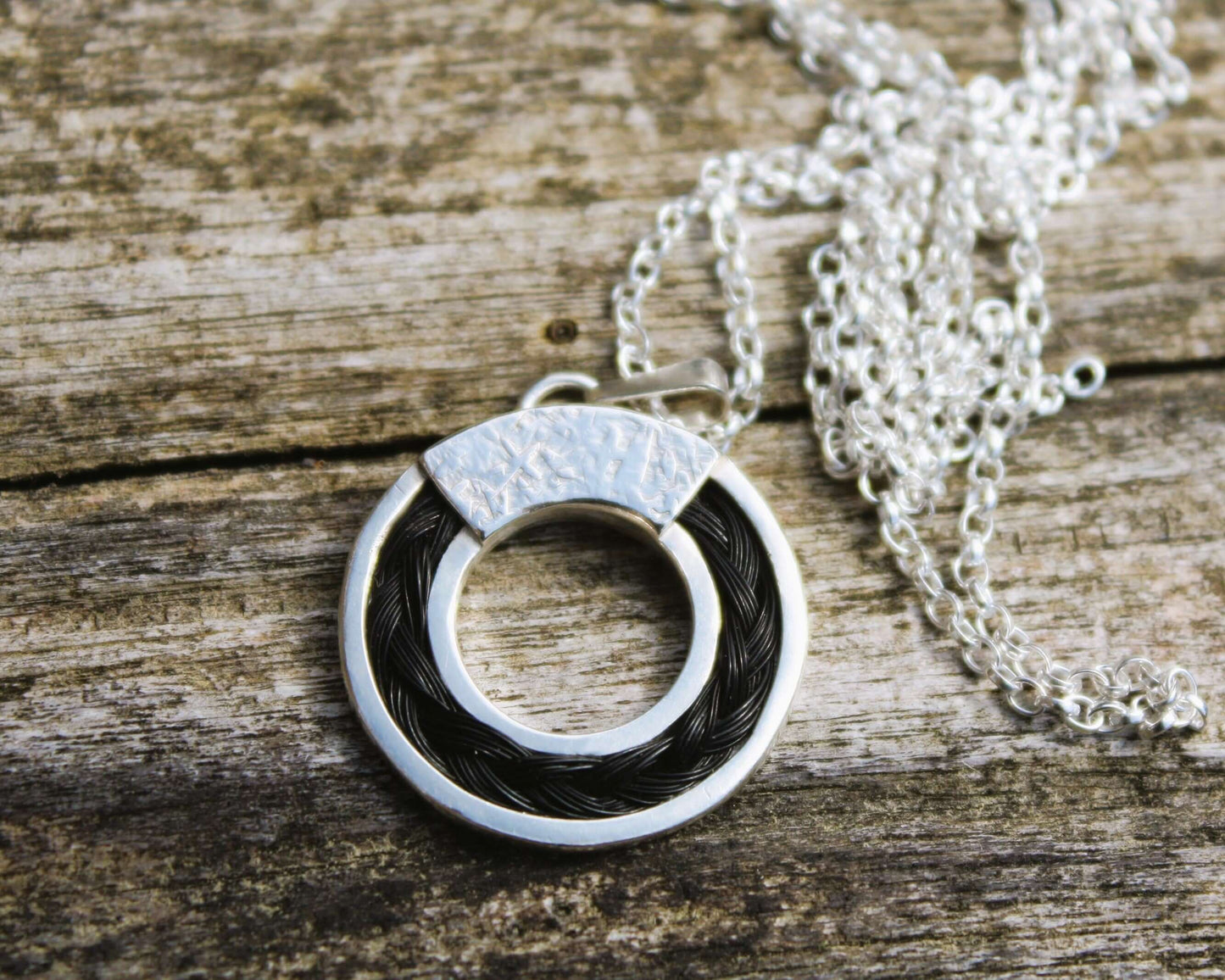 Horse hair round silver necklace
