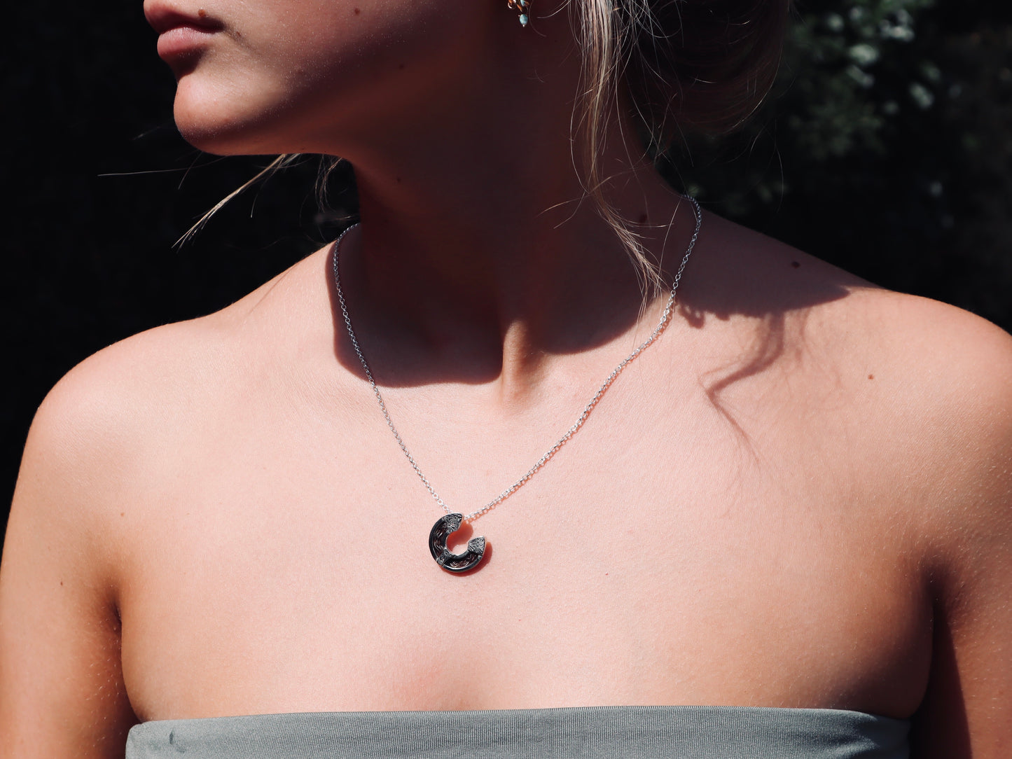 Horsetails Horseshoe pendant